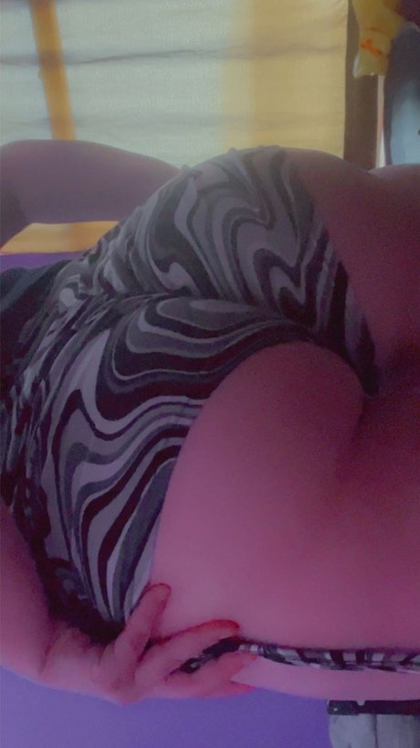 MamiiLove modèle sexy photo