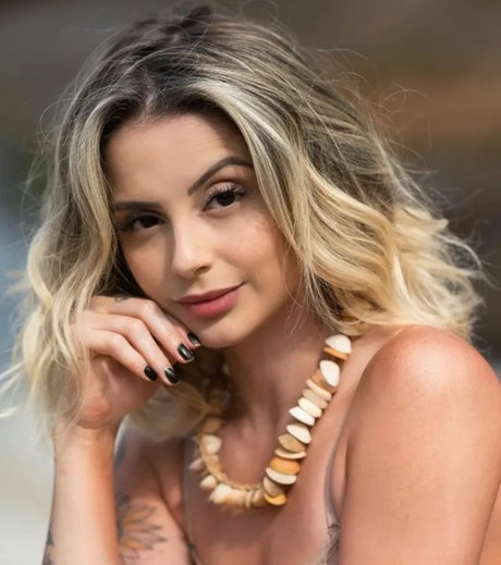 Maiara Lima actrice de nus image
