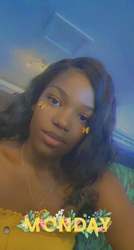 Mela_ actrice érotique galerie