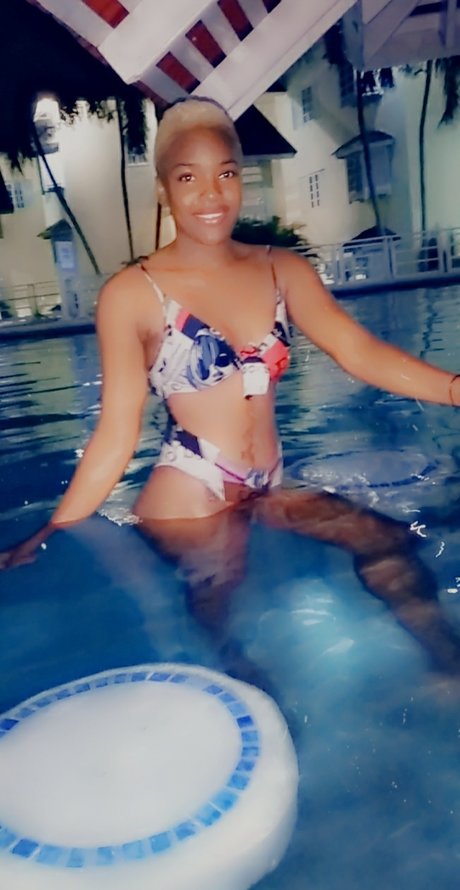 Mela_ modèle pornographique archive