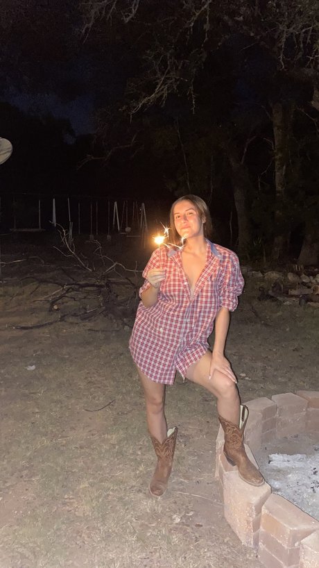 Megan Haggerty modèle joli img