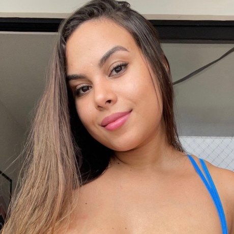 Maya BIG NATURAL BOOBS star du porno de haute qualité des photos