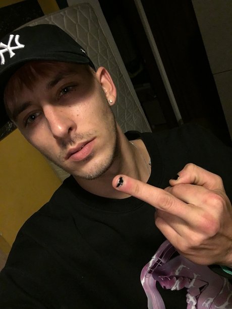 Master Axl star du porno adulte photo