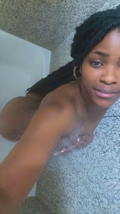 BluuHazee star exclusive galerie