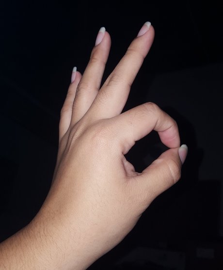 Alyne xxx étoile photos