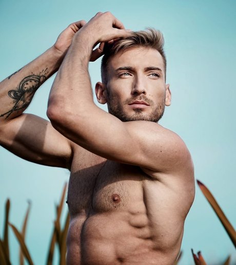 _Mika AYDEN star du porno belle archive