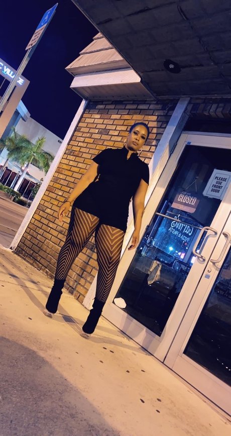 Mia Da Great étoile chaude image