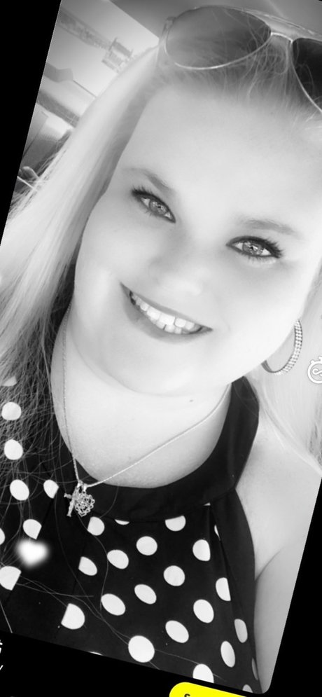 Mandy Gandy star du porno chaud image