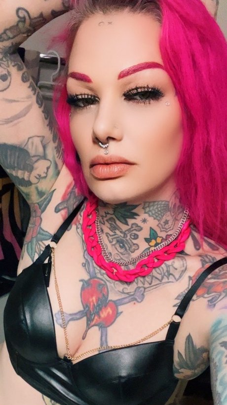 Miss Sinner actrice porno des photos