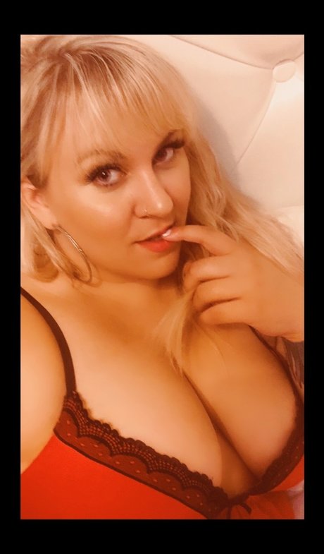 Layla Asher étoile sexy img