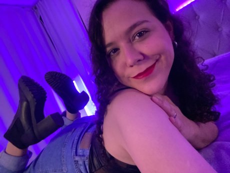 Miss Blume FREE actrice pornographique archive