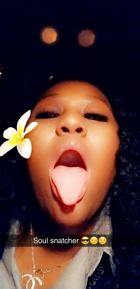 MzMaMa star du porno des photos