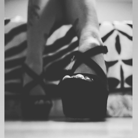 Goddexx Moxn Dragon modèle pornographique photo