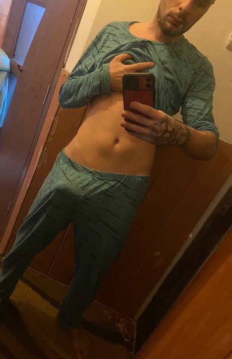 Ciprian modèle adulte archive