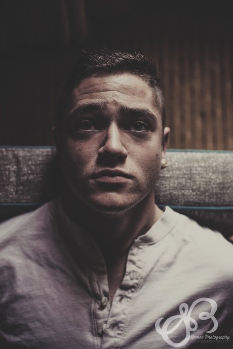 Arlo modèle nu photo