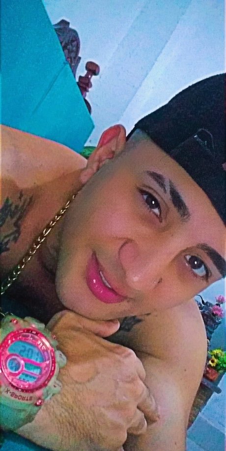 Alexis98 modèle de haute qualité galeries