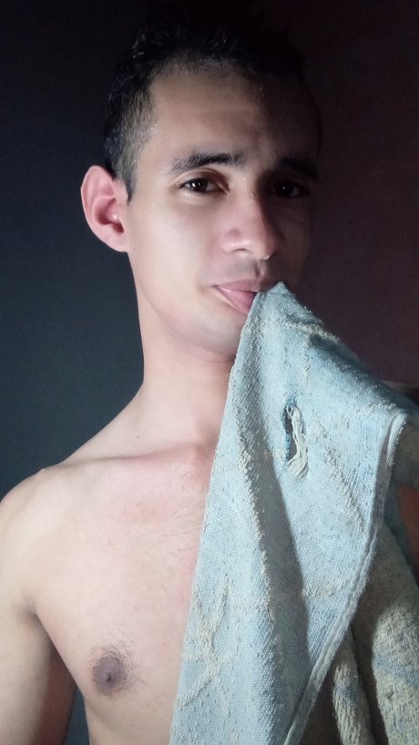 Nelson Acevedo modèle adulte img