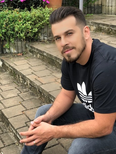 Nelio Linares mannequin image