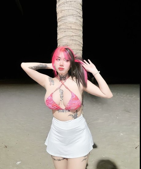 ellekampong actrice chaude galerie