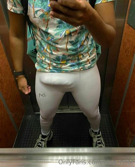 chaton courbé onlyfans sexy nue galerie