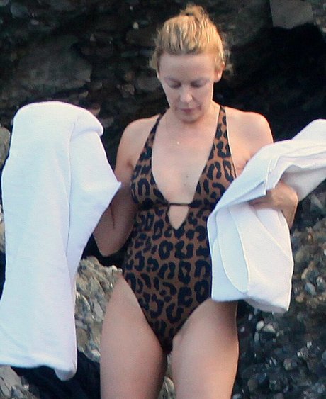 Kylie Minogue meilleure star du porno galerie