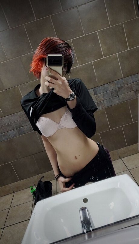 ittybittyloli actrice chaude img