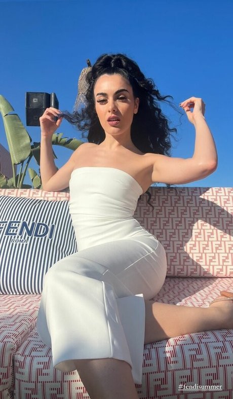 Aida Blanco haut modèle archive