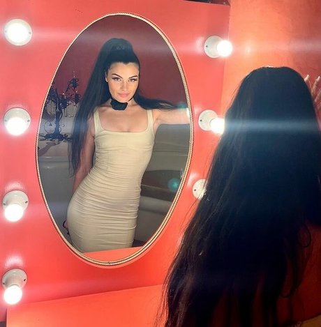 Aida Blanco modèle joli images