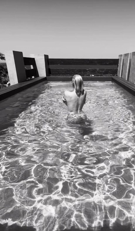 lingerie milf uniquementfans joli porno images