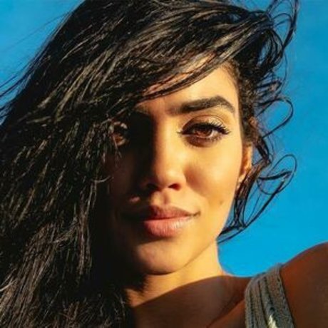 Arianny Negron haut étoile galerie