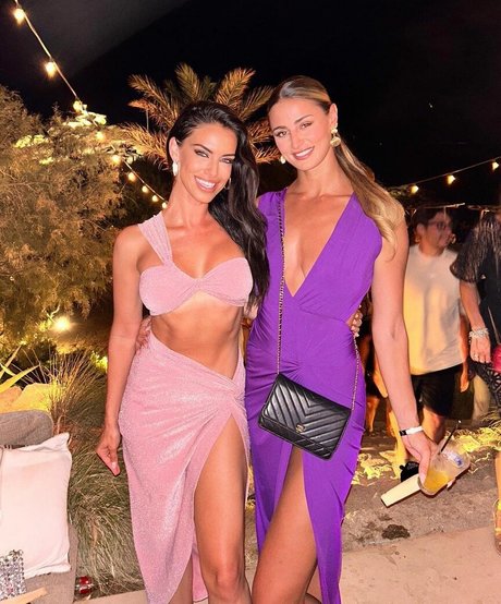 Jessica Lowndes sexe de star du porno photo