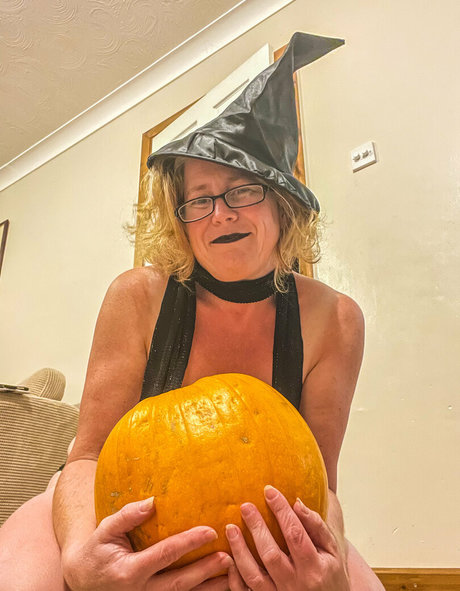 khariscurves star érotique collection