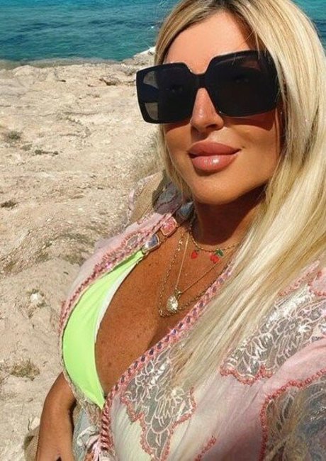 Flaviana Basta star du porno de haute qualité image