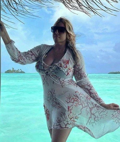 Flaviana Basta star du porno en haute qualité image