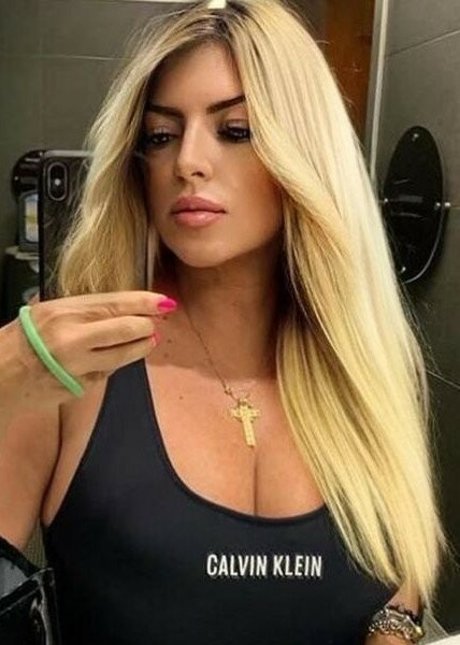 Flaviana Basta nus star du porno img