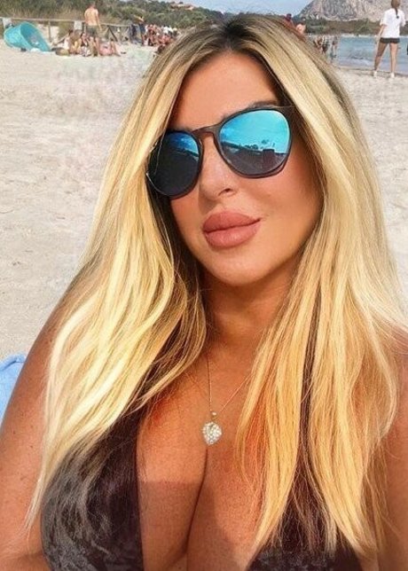 Flaviana Basta étoile xxx image