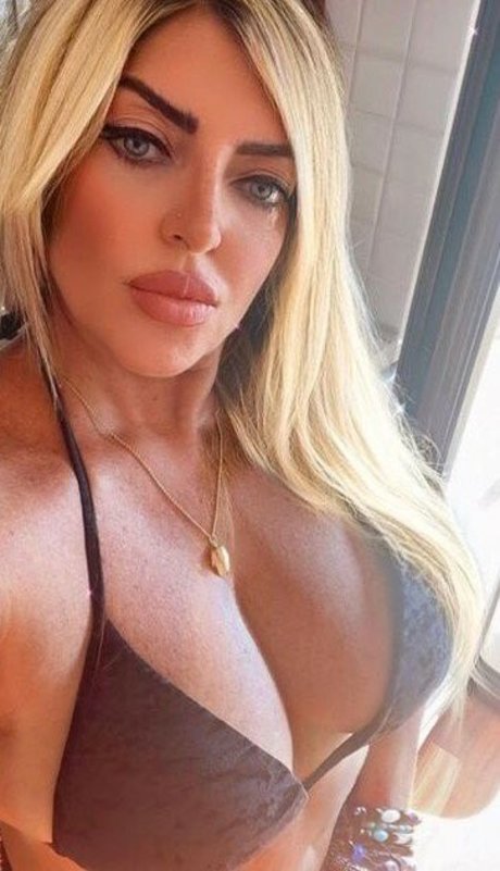 Flaviana Basta actrice adulte galerie