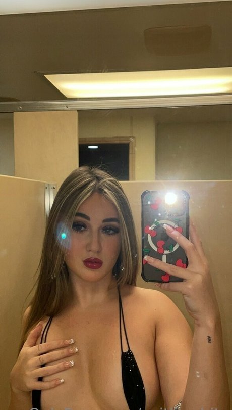 kikicherryof star pornographique archive