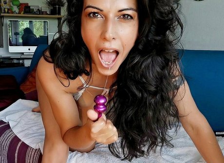 loucharmellefree modèle adulte photo