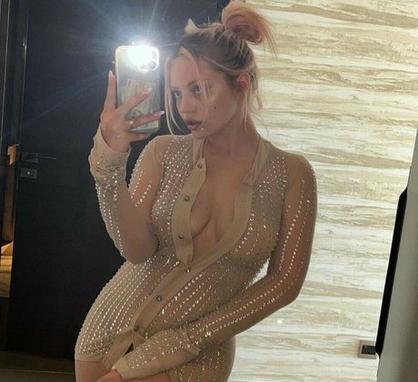 Kate Kishuk star du porno en haute qualité img