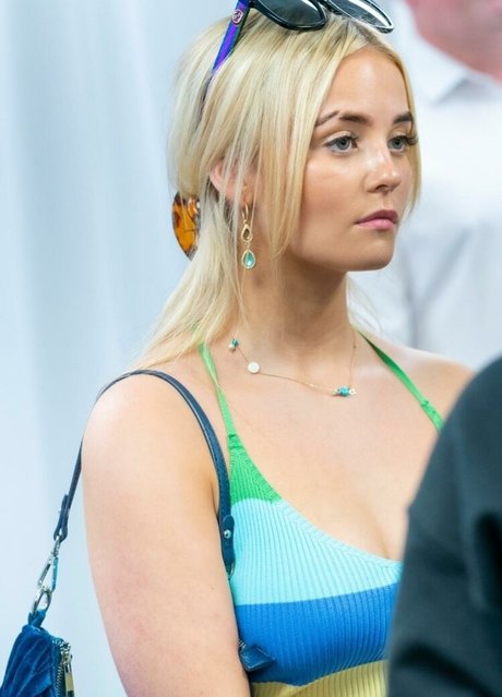 Amelia Eve Gibson étoile érotique galeries