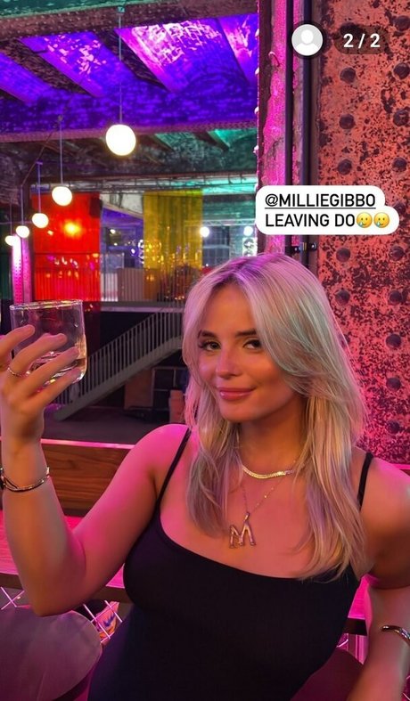 Amelia Eve Gibson étoile parfaite archive