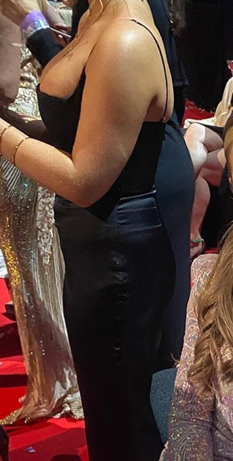 lingerie blanche onlyfans haute définition chaud photo