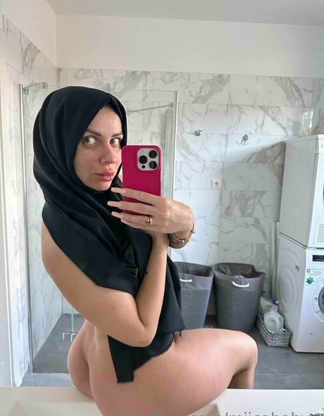 miicababyy modèle sexy image