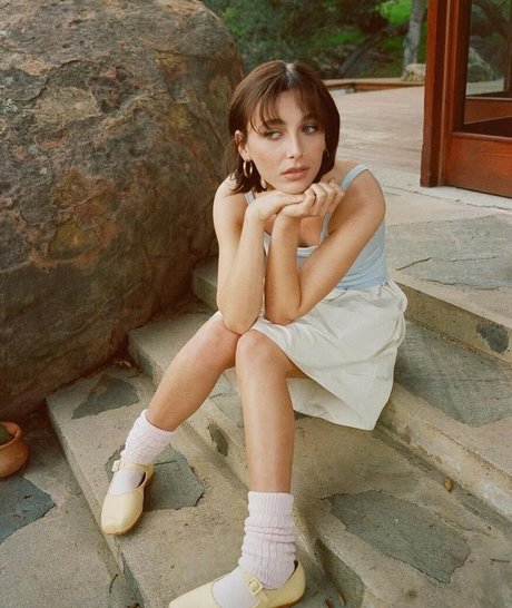 Emma Chamberlain art modèle img