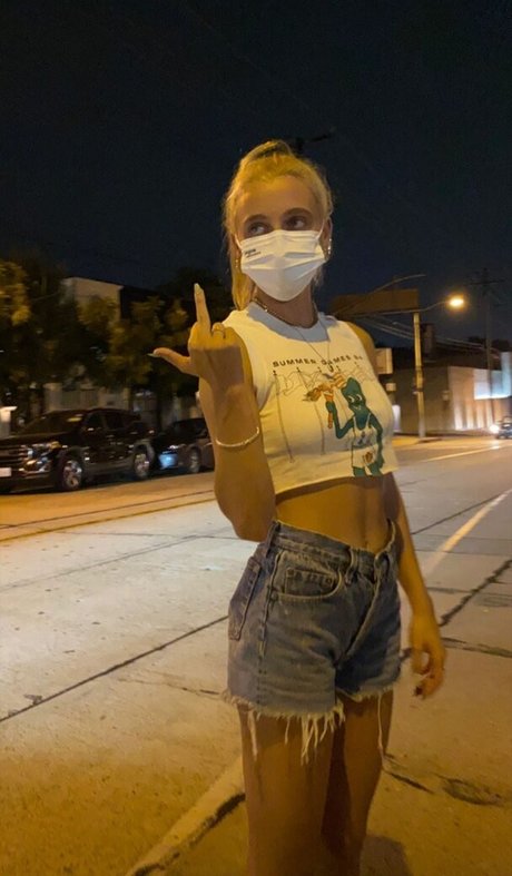 Emma Chamberlain actrice xxx photo