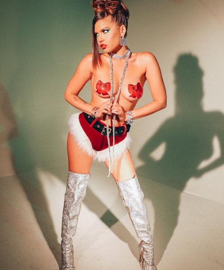 Chanel West Coast star du porno belle img