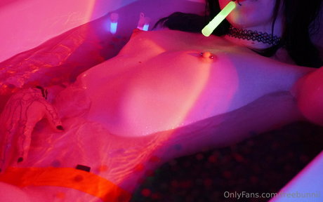 freebunnii actrice pornographique galerie