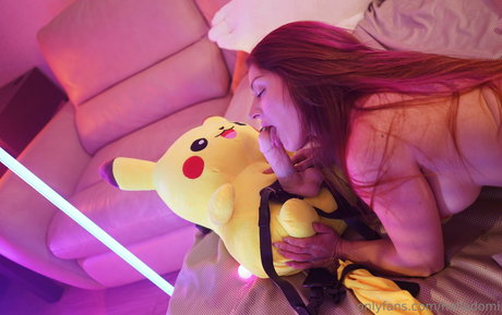 lelyamult modèle nu image