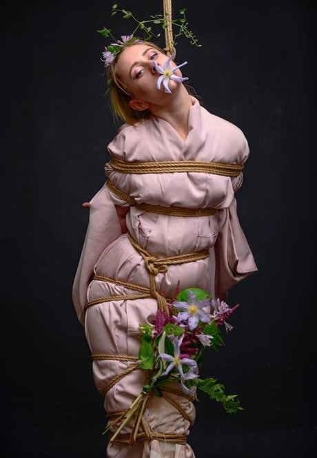 Iren Sindar étoile sexy des photos